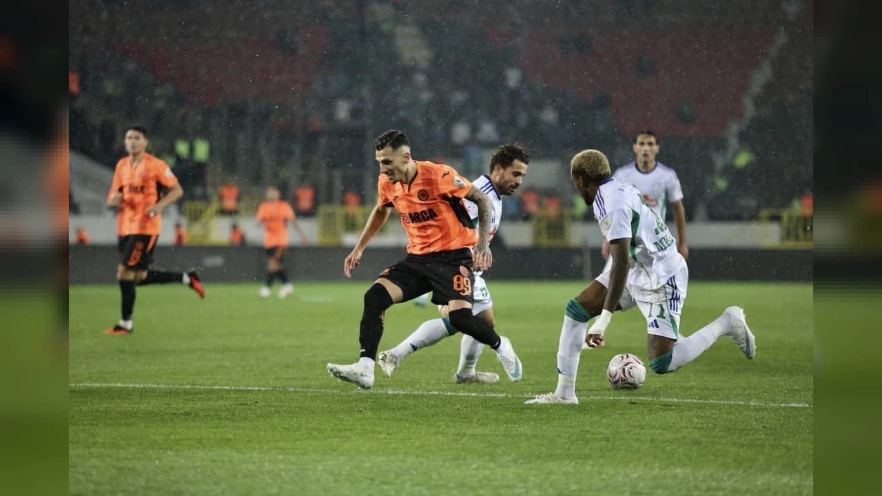 Çorum FK Sahasında Çaykur Rizespor'u 2-1 Mağlup Etti