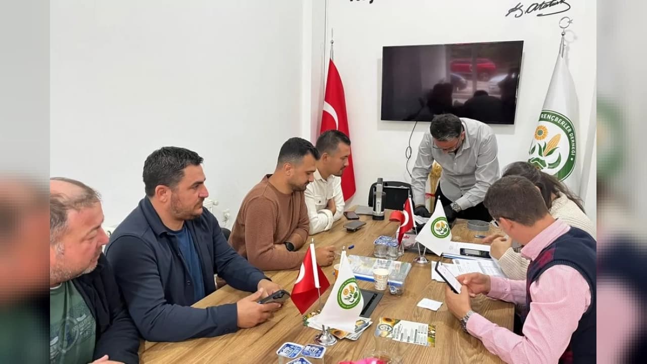 Eskişehir'de üreticilerin toprakları ücretsiz analiz ediliyor