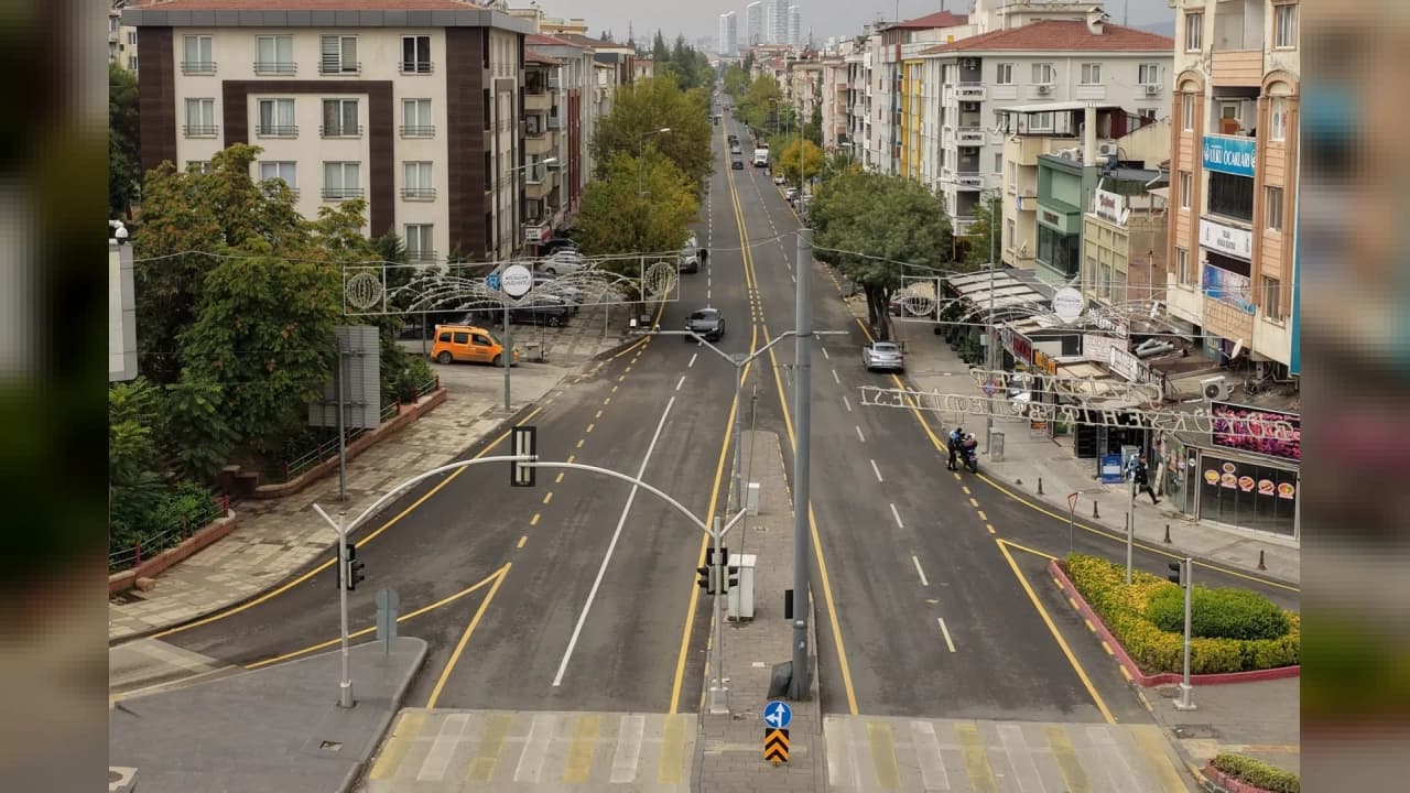 Gaziantep'te Üniversite Bulvarı ve Ordu Caddesi yenilendi