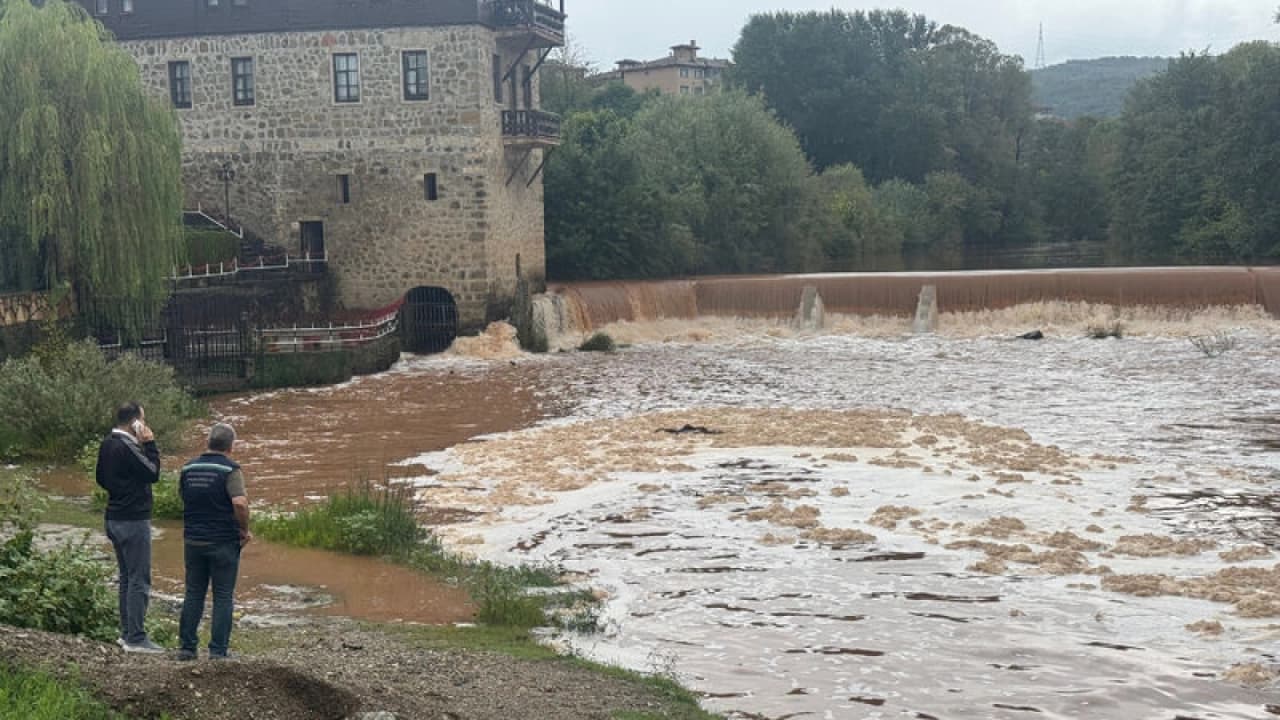 Bartın Irmağı'ndaki su köpürmesine inceleme başlatıldı
