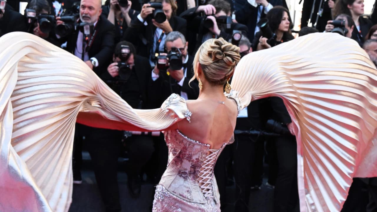Cannes Film Festivali'nde kıyafet ve çıplaklık yasağı tartışma yarattı