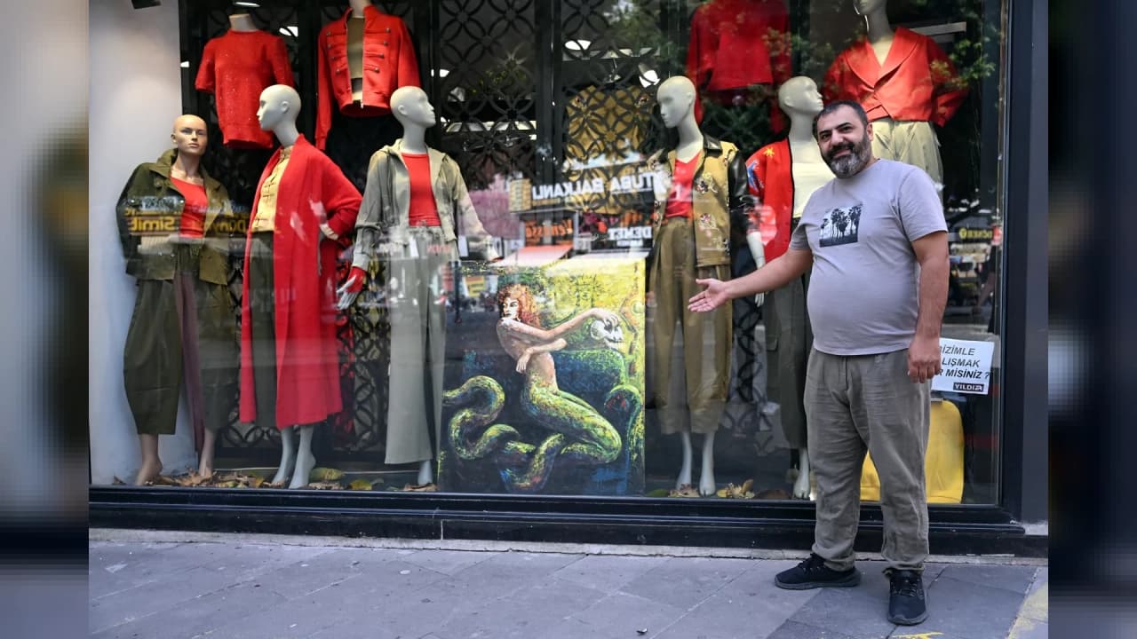 Mersin'de esnaf vitrinleri sanat galerisine dönüştü
