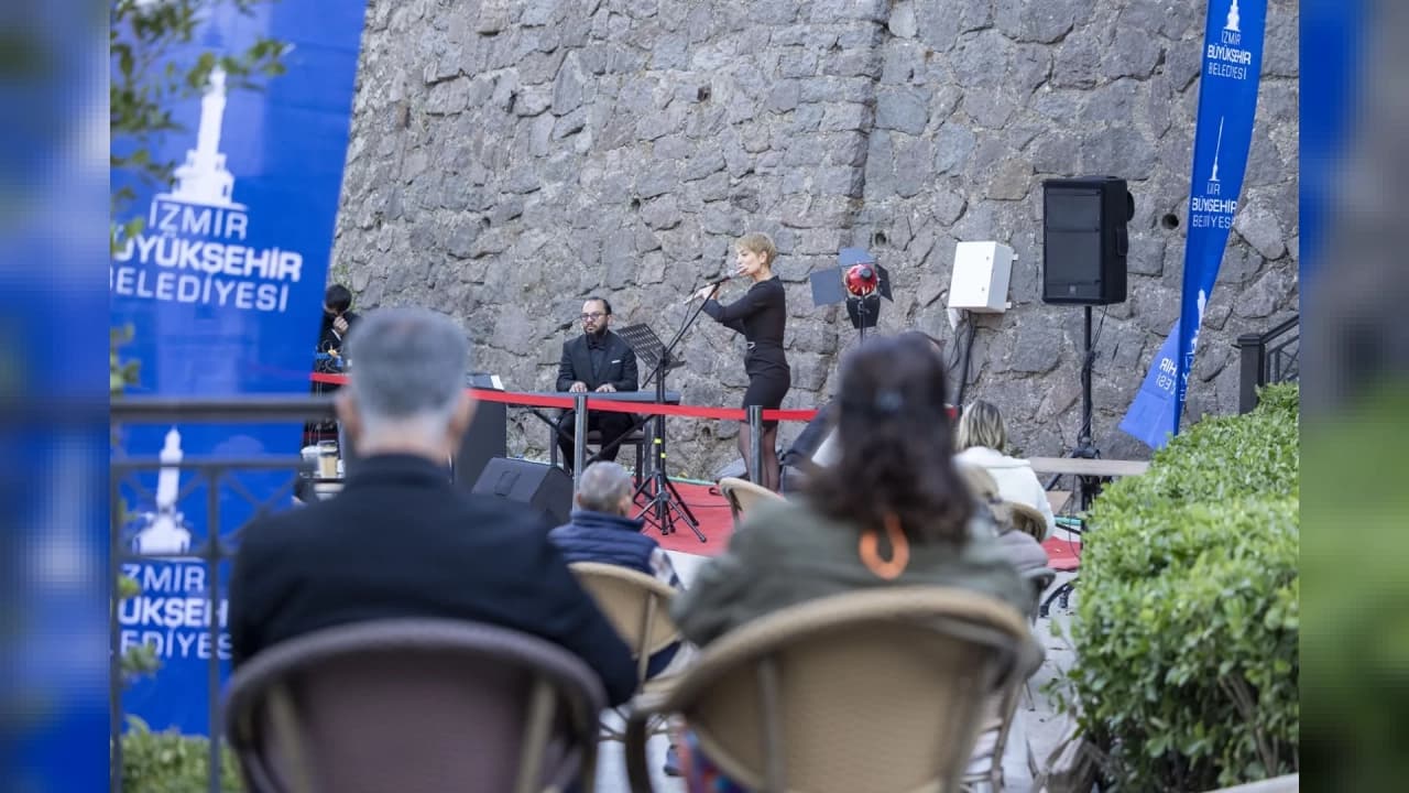 Şato Kütüphanesi'nde Sonbahar Resitalleri başladı