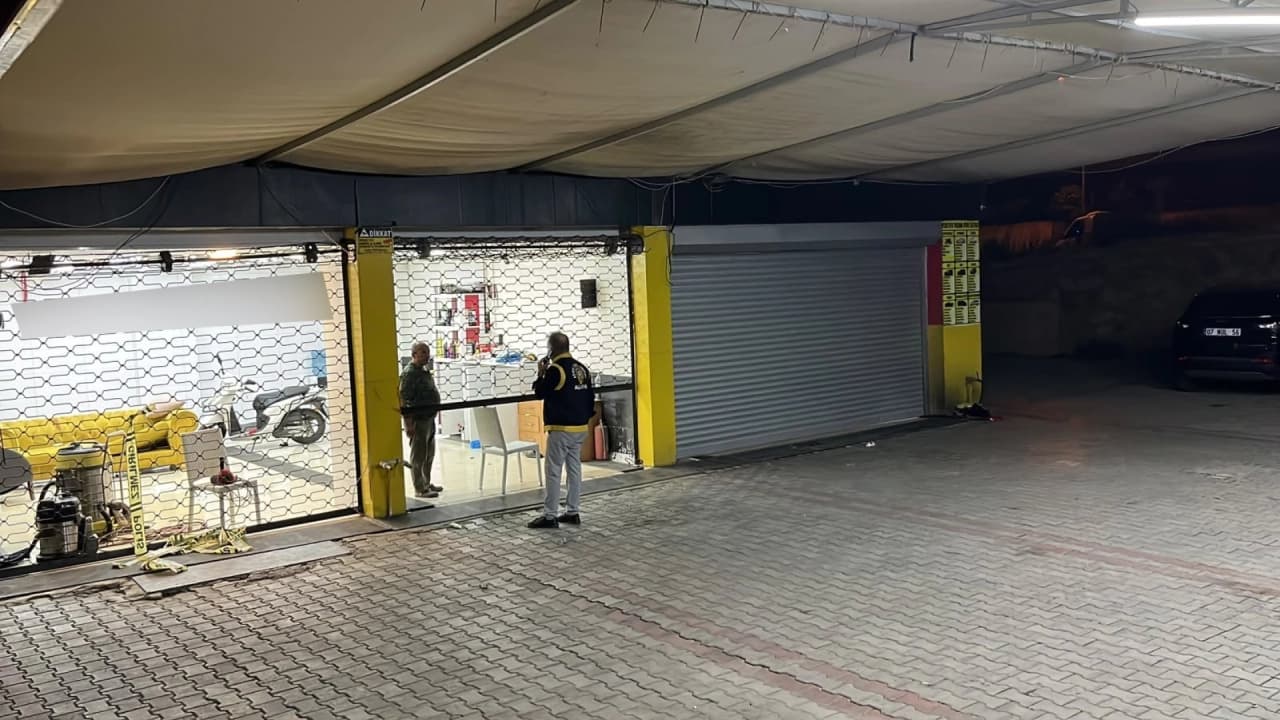 Antalya'daki oto yıkamacıda ölü sayısı 3'e yükseldi