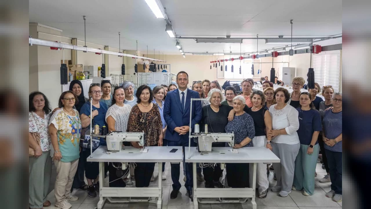 Bornova'da kadın kursiyerlerle bir araya gelen Başkan Eşki üretim vurgusu yaptı