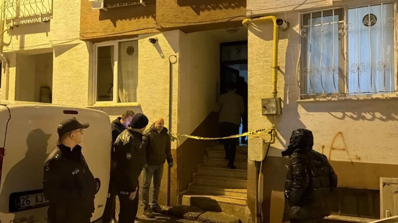Eskişehir'de evinde bıçaklanan kişi hayatını kaybetti