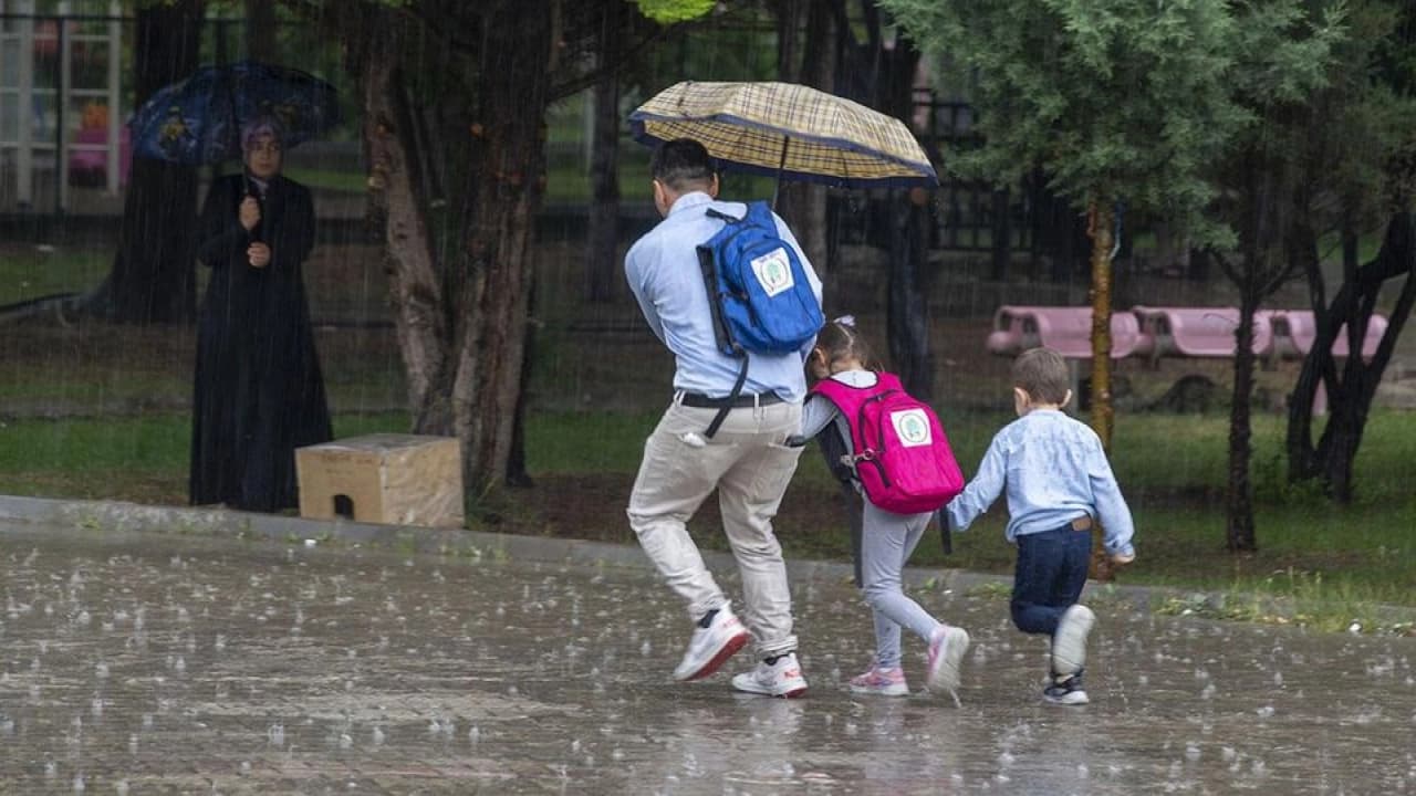 İstanbul'da 19 Ekim Pazartesi günü okullar açık olacak