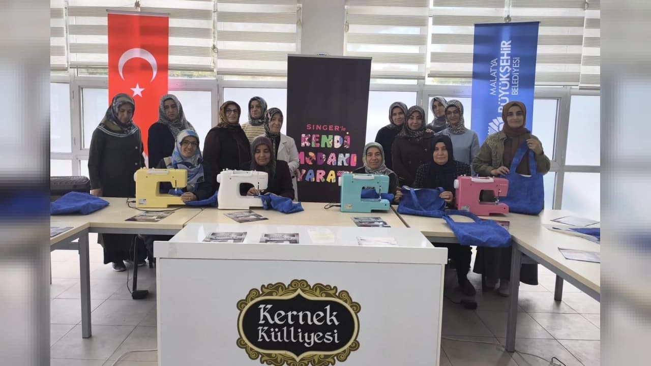 Malatya'da kadınlar çanta dikimi atölyesinde buluştu