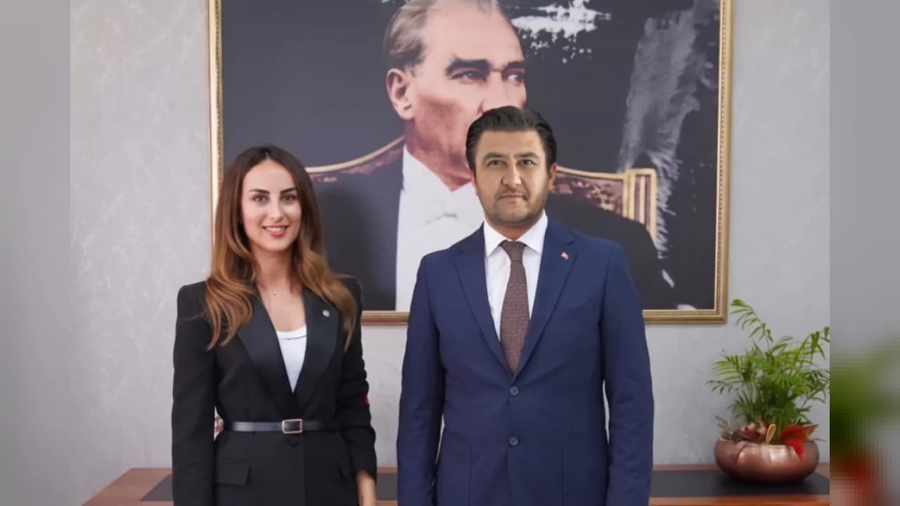 Bodrum Belediye Meclis Üyesi Asuman Gülsoy AK Parti'ye katıldı