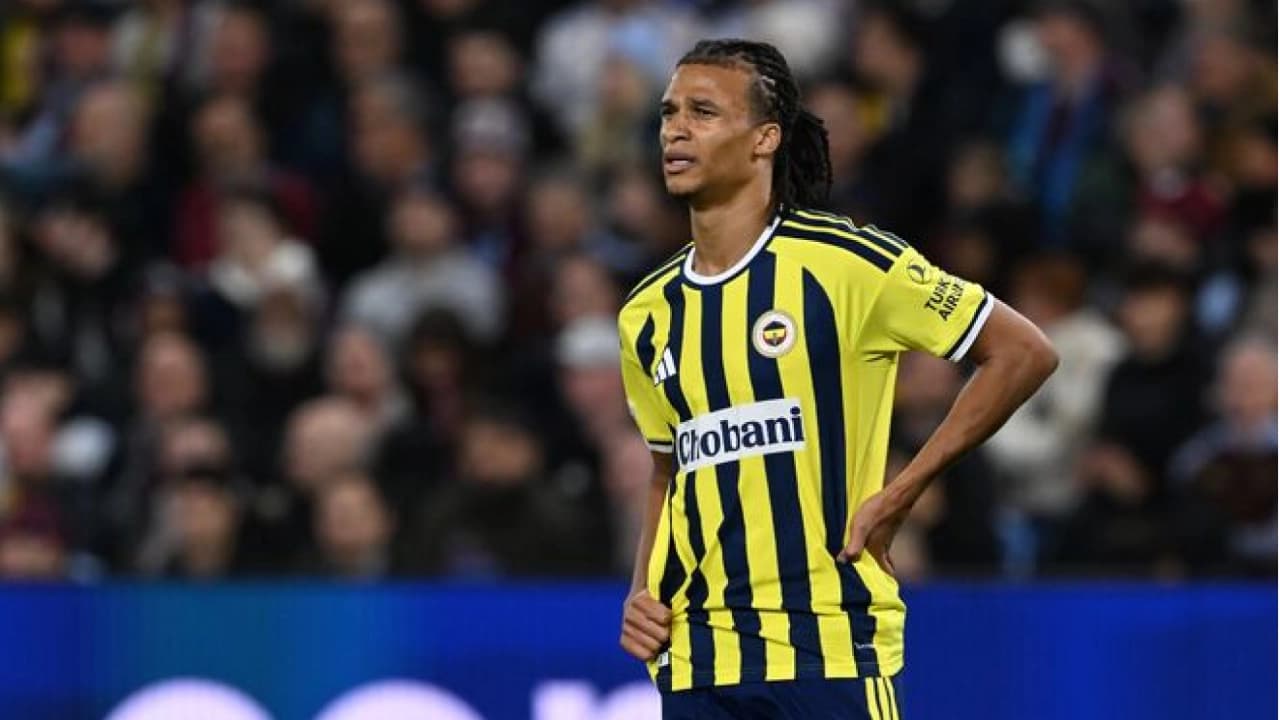 Fenerbahçe'de Nathan Ake sakatlanarak oyundan çıktı