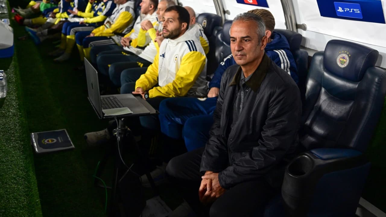 Fenerbahçe'de Slavia Prag maçı sonrası İsmail Kartal'a istifa çağrısı