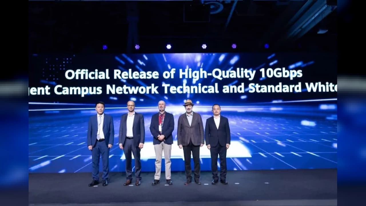 Huawei Ağ Zirvesi'nde 10 Gbps Akıllı Kampüs Ağı Beyaz Kitabı yayınlandı