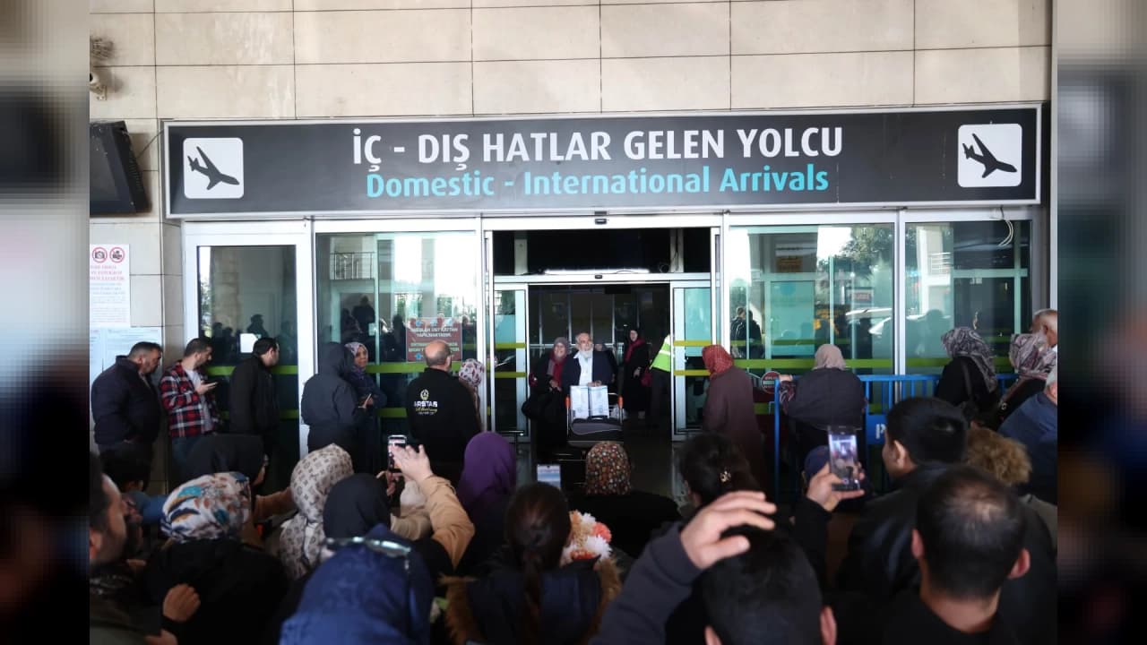 Konya Büyükşehir Belediyesinin üçüncü Vefa Umresi kafilesi döndü