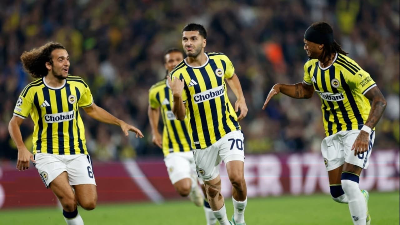 Oğuz Aydın Slavia Prag maçında Fenerbahçe tarihine geçti
