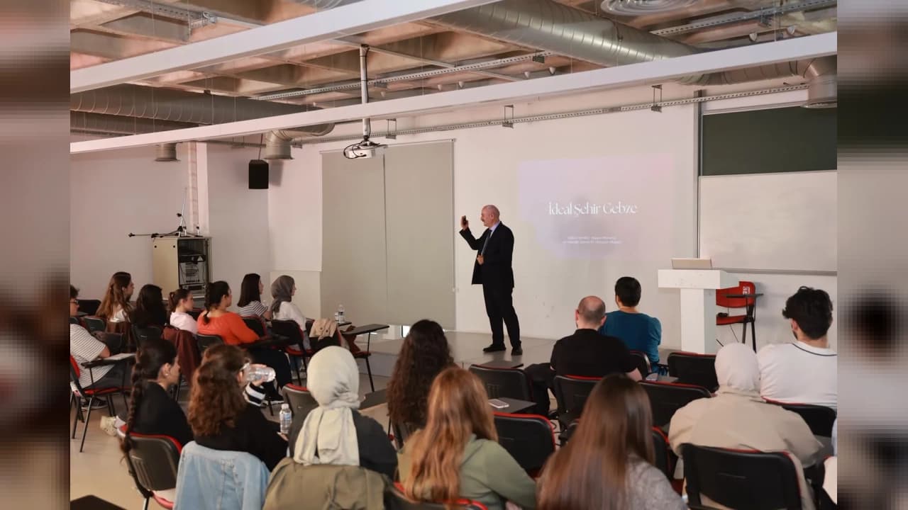 Başkan Büyükgöz GTÜ öğrencileriyle şehir planlamasını paylaştı