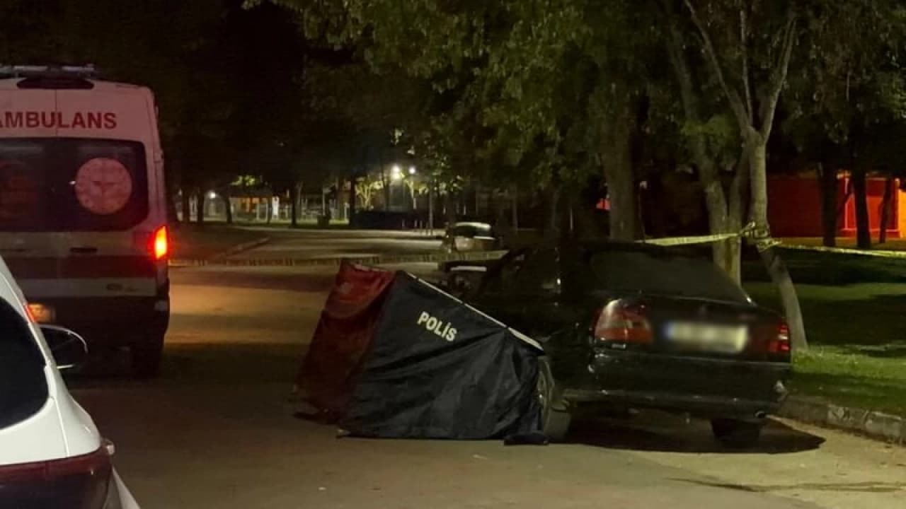 Bursa'da Otomobile Çarpan Motosiklet Sürücüsü Öldü