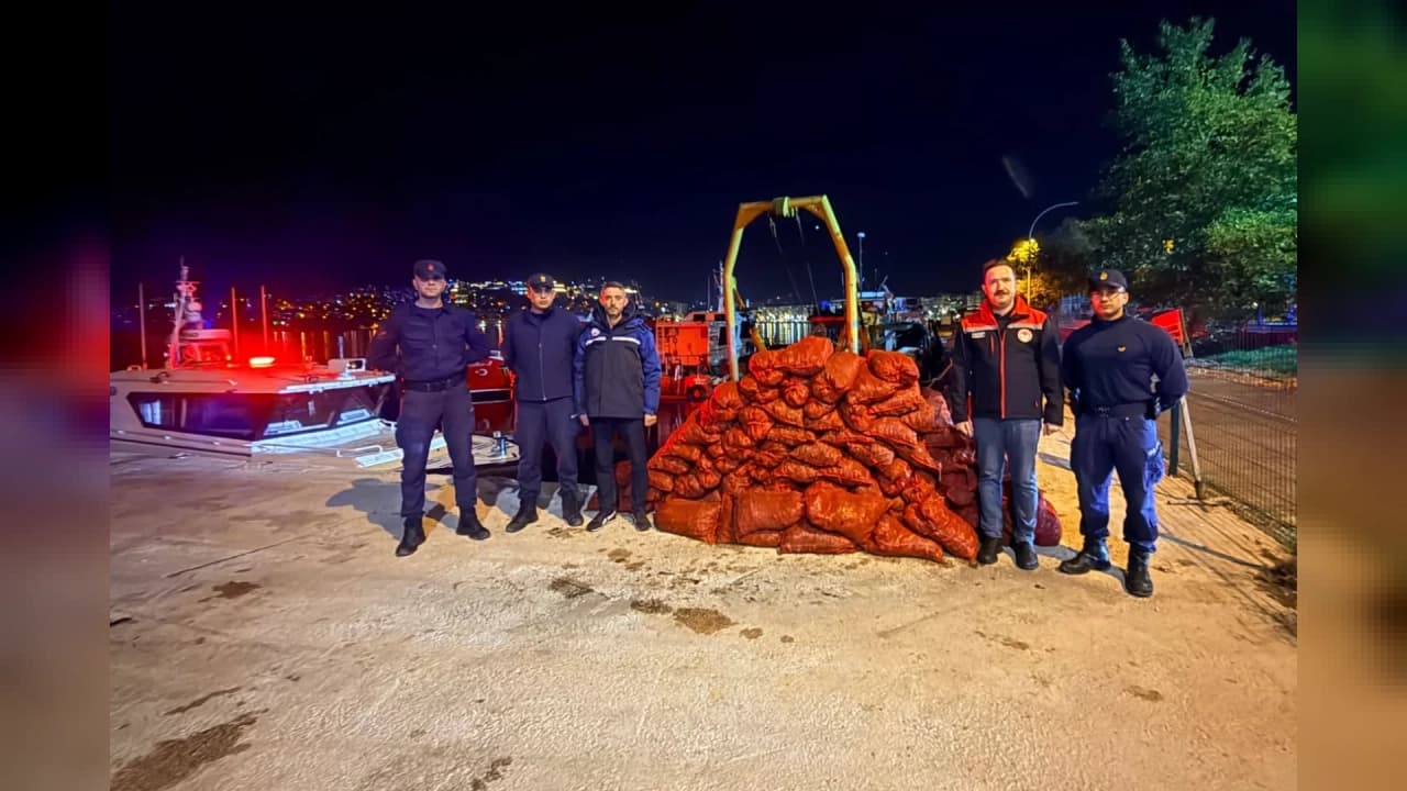 Gemlik'te 1.500 kilogram midyeye el konuldu