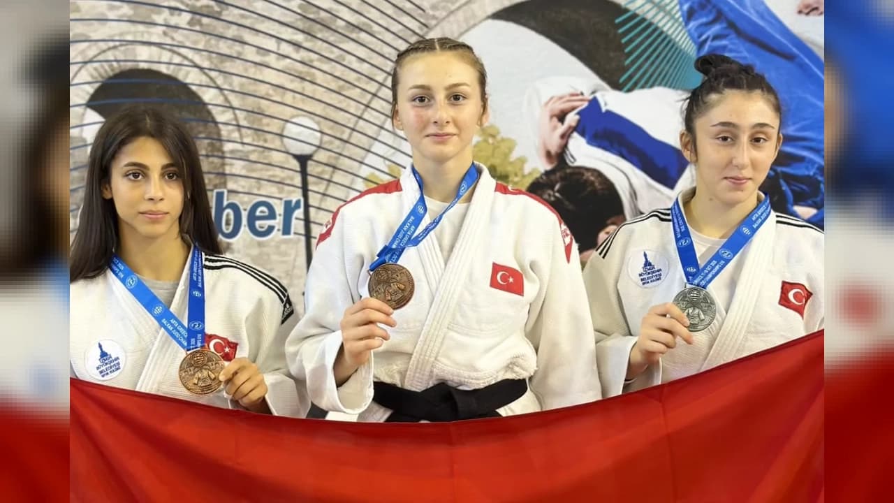 İzmirli judocular Balkan Şampiyonası'ndan üç madalyayla döndü