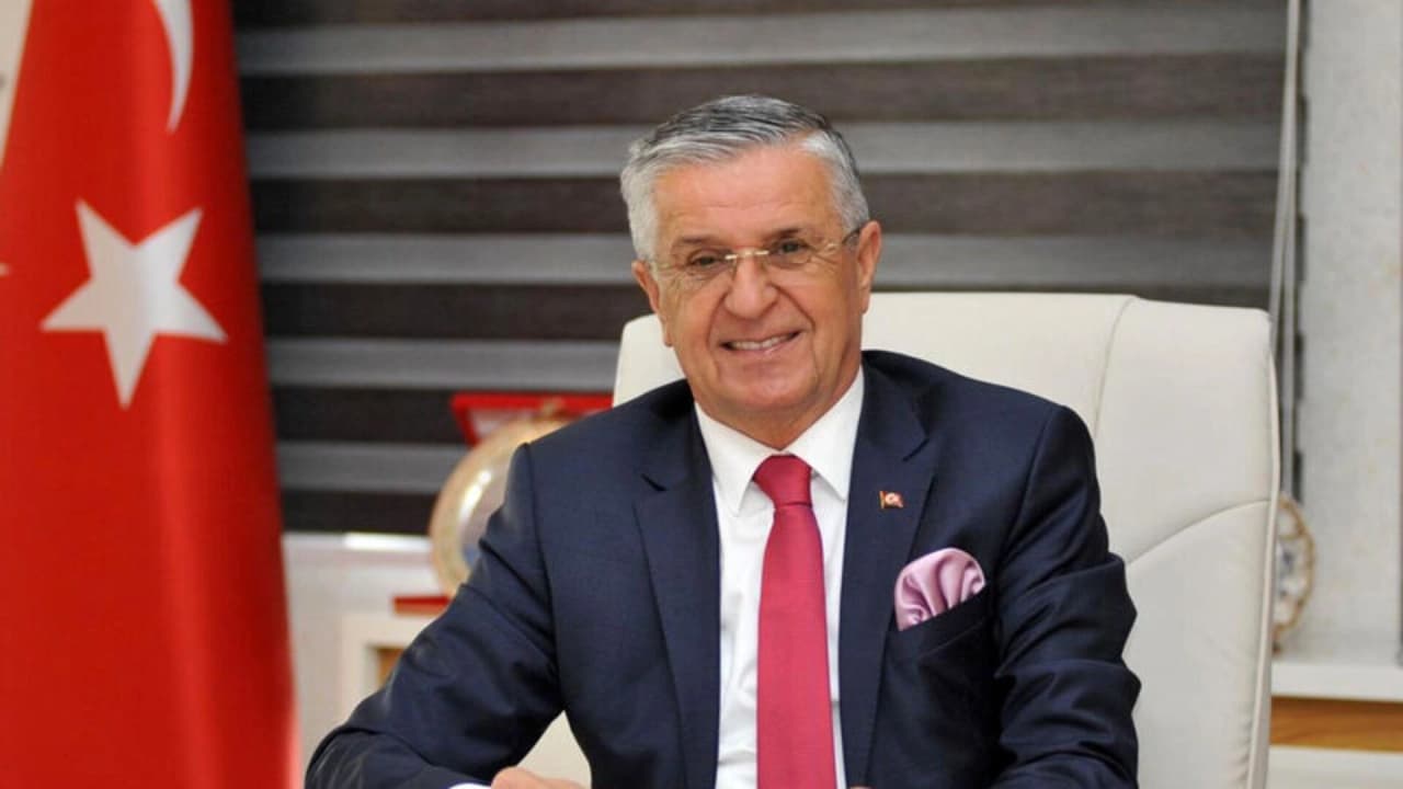 Kemer Belediye Başkanı Necati Topaloğlu CHP'den İstifa Etti