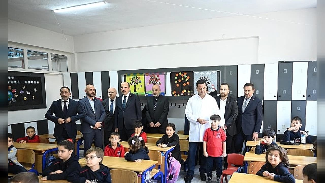 Konya'daki okullarda akıllı tahtayla göz taraması başladı