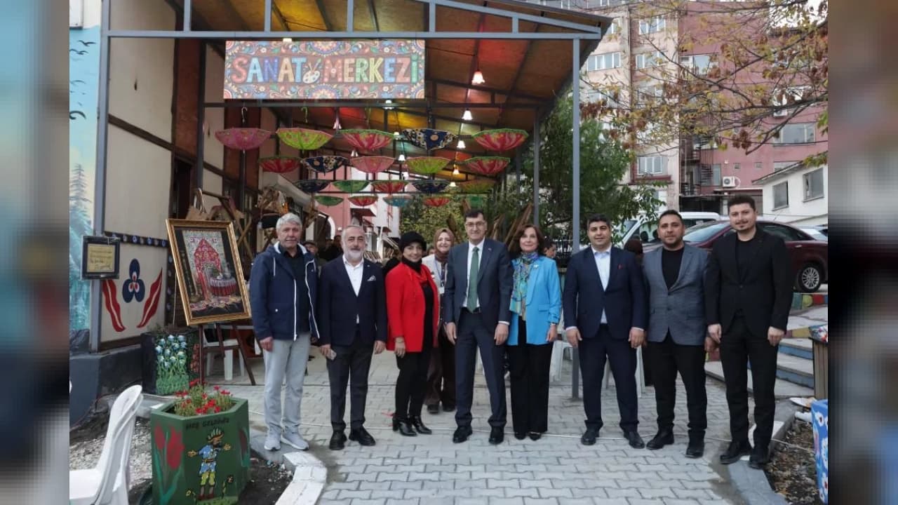 Kütahya'da Rüstem Paşa Sokağı 'Sanat Sokağı' Olarak Açıldı