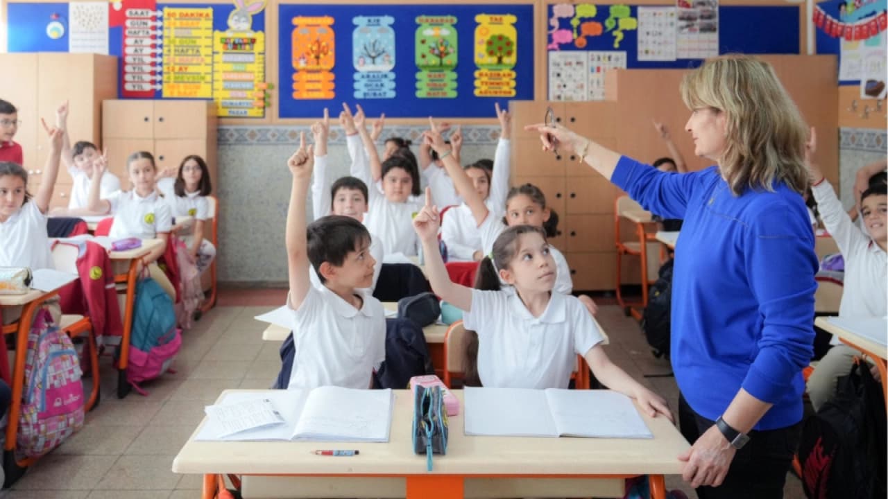 MEB 2026-2027 Takvimi: Kasım Ara Tatili ve Sömestr Tarihleri