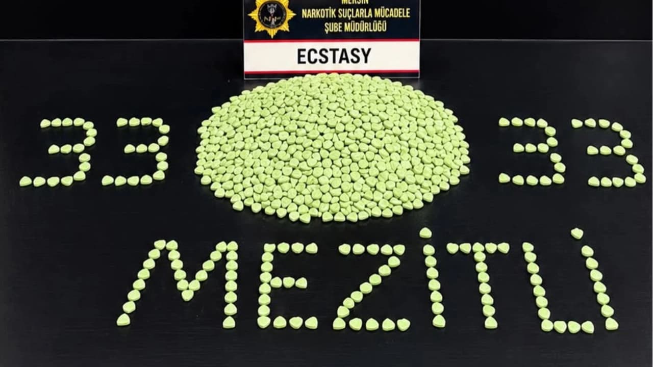 Mersin'de ekmek fırınında 4 bin 800 uyuşturucu hap ele geçirildi