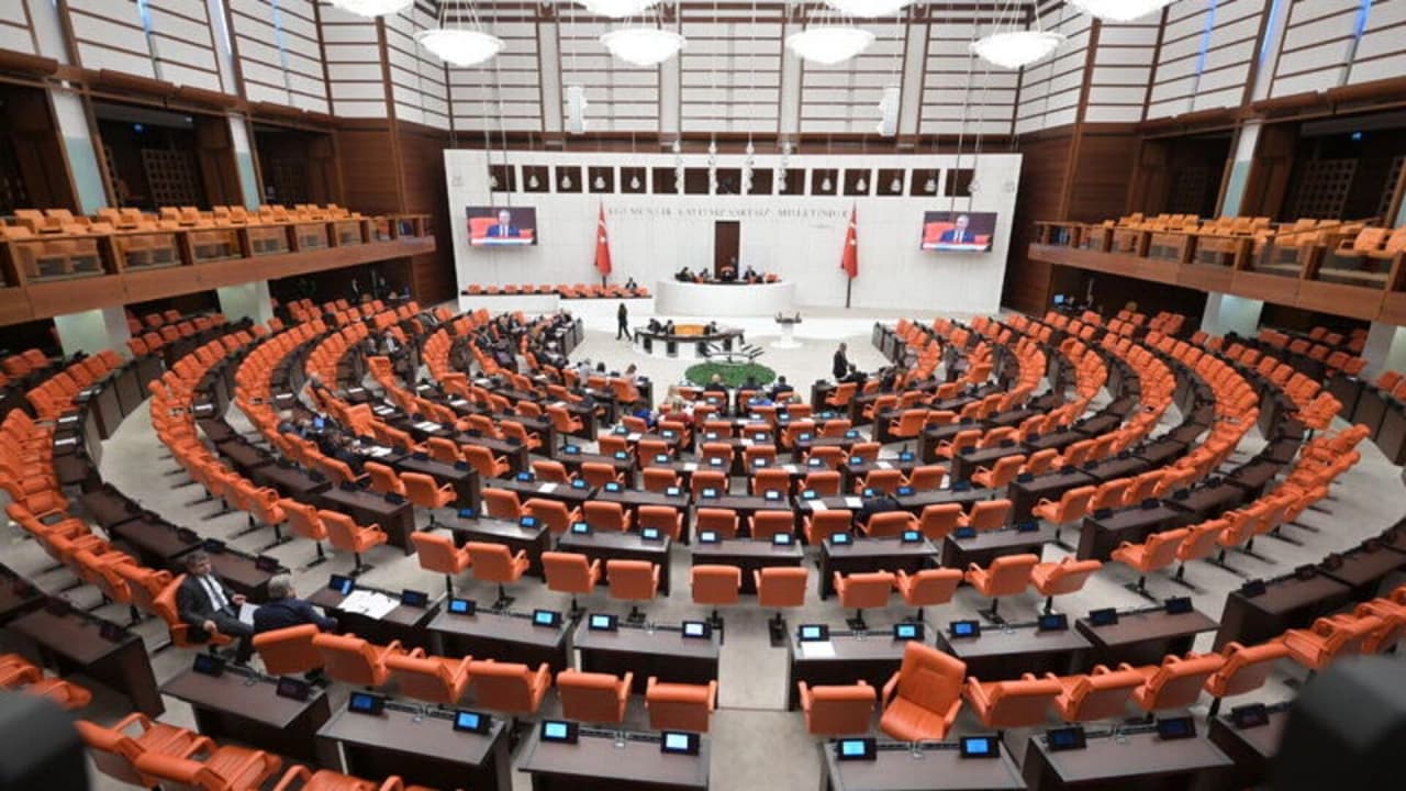 TBMM'de yatırım fonları kanun teklifi görüşmeleri öne çekildi