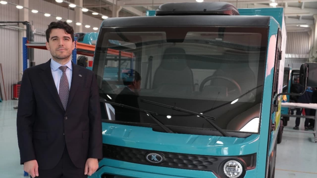 Yerli elektrikli hafif ticari araç Karluna Pratik trafiğe çıktı