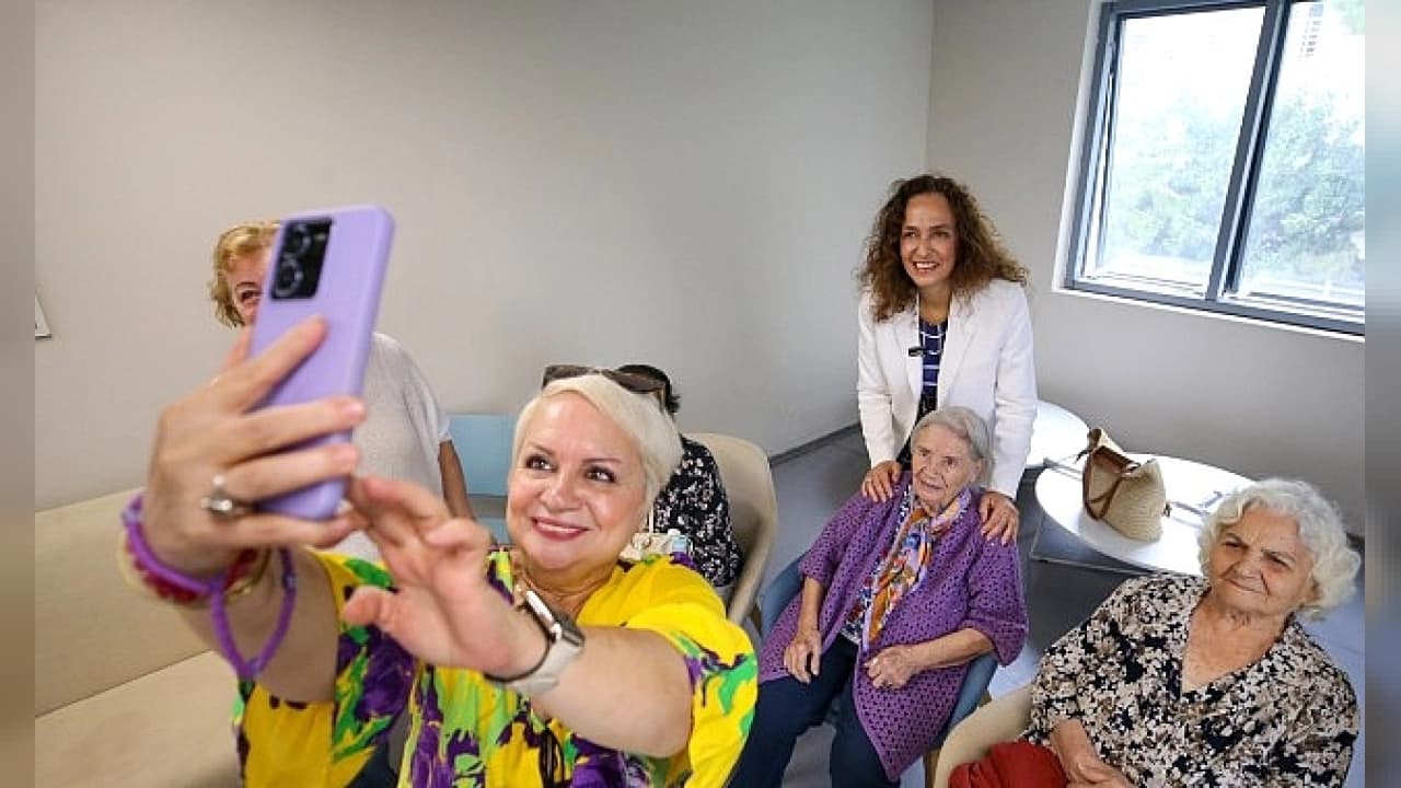 Karşıyaka Belediyesi Sağlık Hizmetleriyle Yüzlerce Vatandaşa Ulaştı