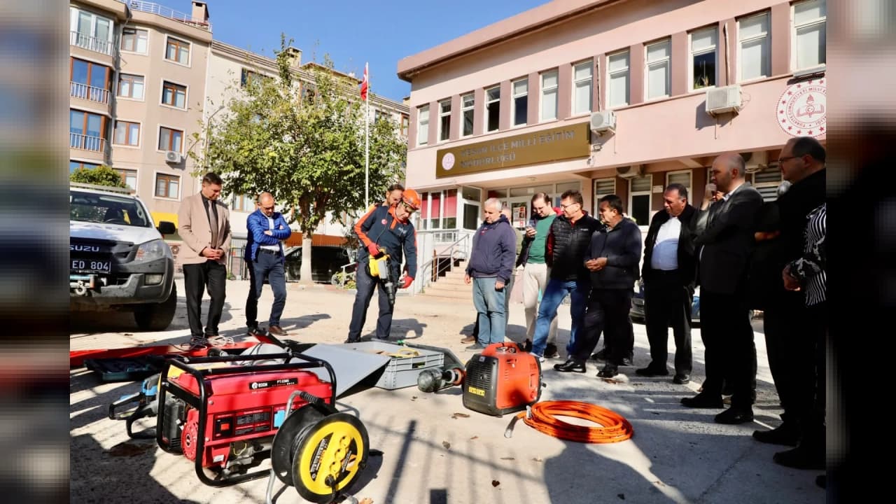 Keşan'da 29 personele afet eğitimi ve tahliye tatbikatı yapıldı