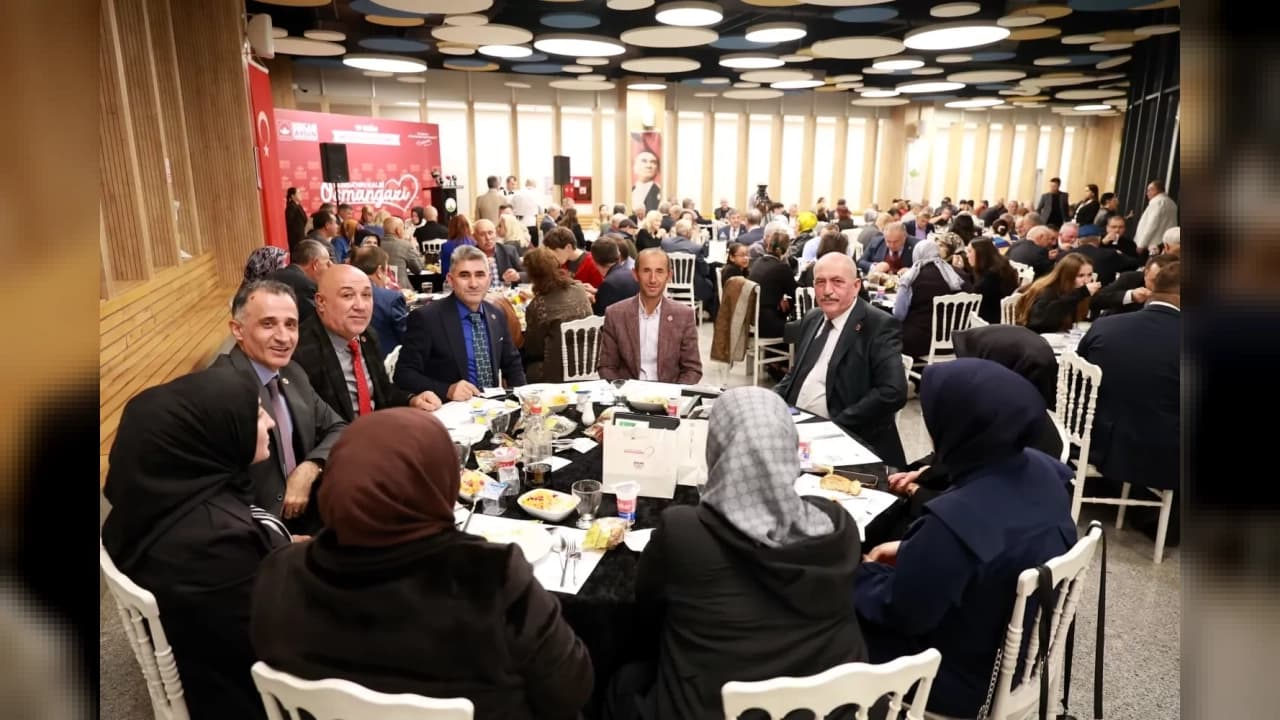 Osmangazi Belediye Başkanı Aydın, muhtarlarla bir araya geldi