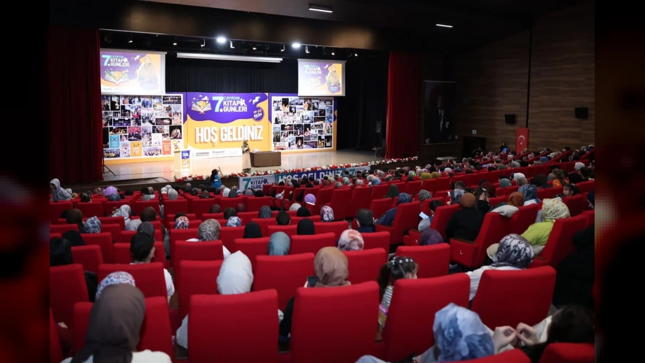 Çayırova Kitap Günleri'nde Saliha Erdim Aile Üzerine Söyleşi Gerçekleştirdi