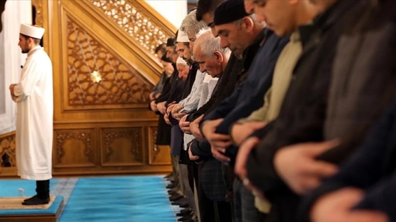 Cuma namazı kaç rekat, farz mı ve nasıl kılınır