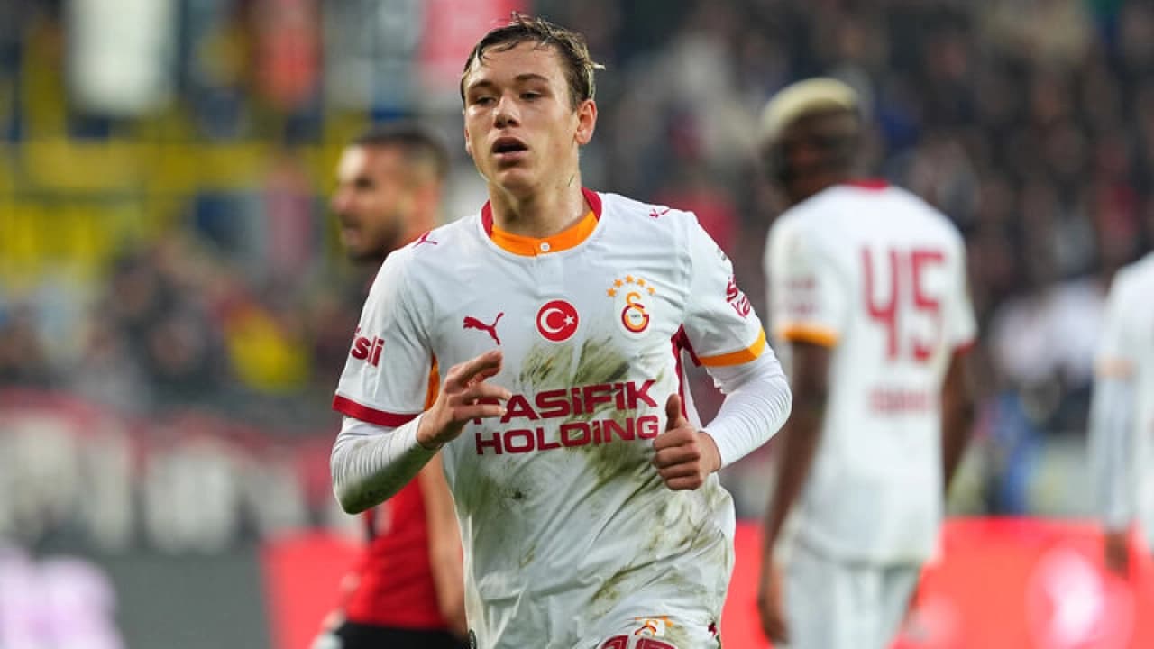 Galatasaray'da Aleksey Batrakov Performansıyla Dikkat Çekiyor