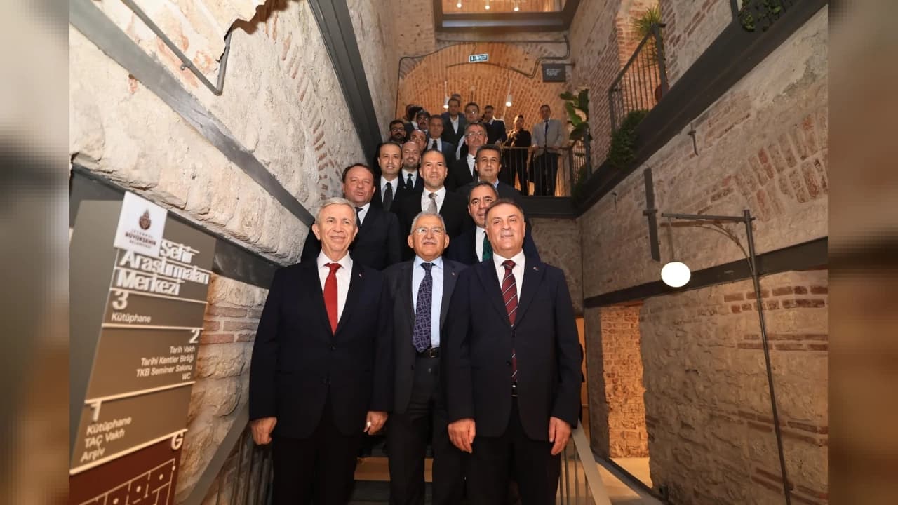 İBB TARİHİ KUYUMCU HAN'I ŞEHİR ARAŞTIRMALARI MERKEZİ OLARAK AÇTI