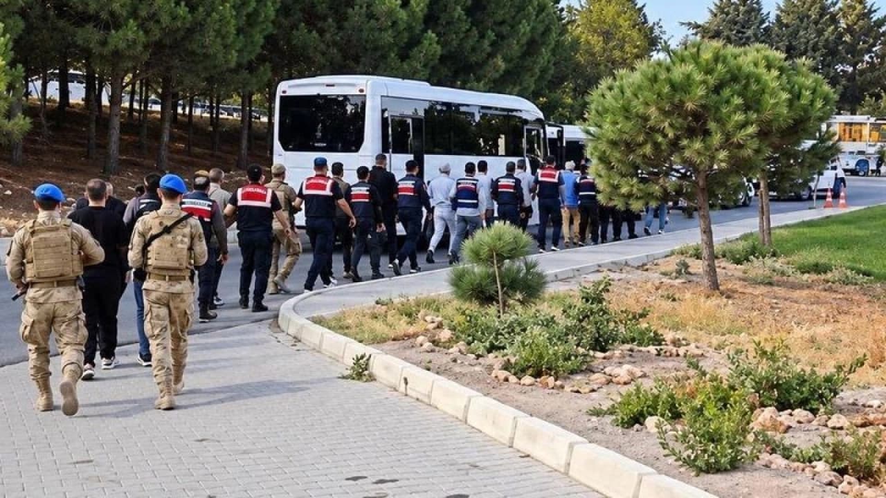 İstanbul'da Suç Örgütü Operasyonu: 12 Gözaltı