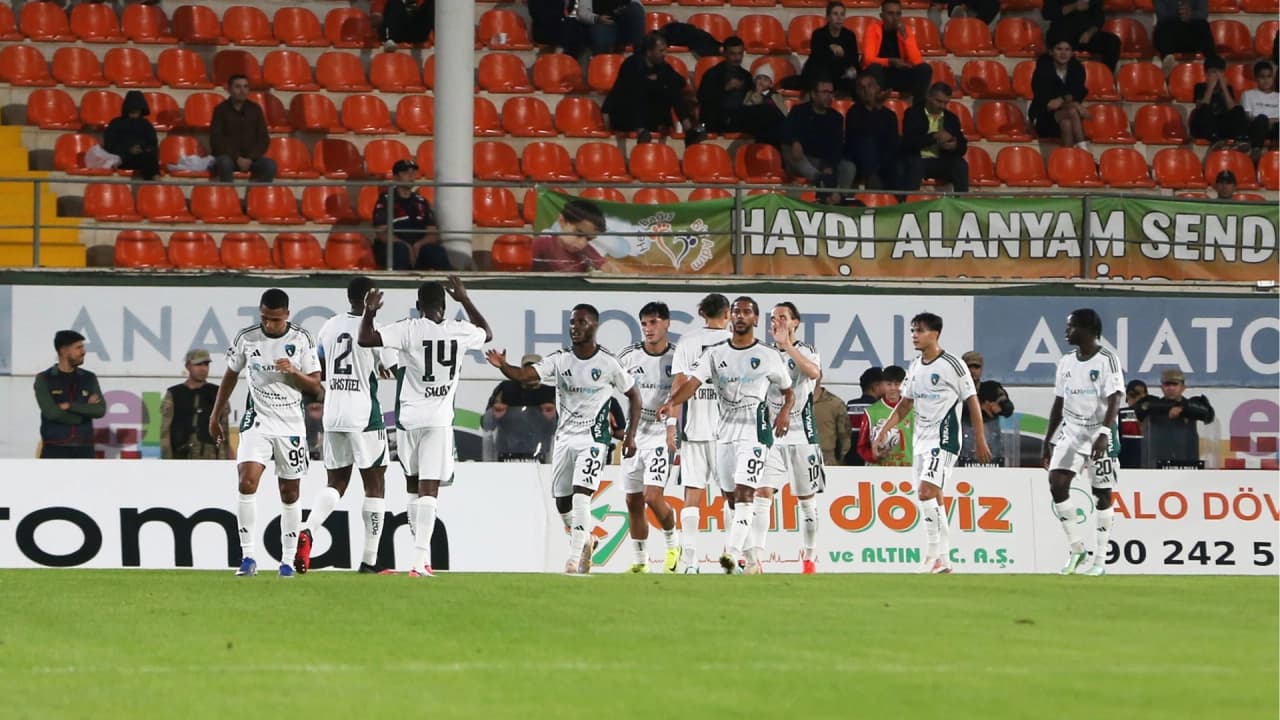 Kocaelispor deplasmanda Alanyaspor'u 2-1 mağlup etti