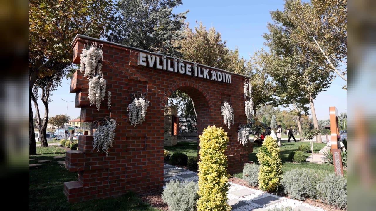 Konya Karatay Kültür Merkezi birinci yılında 2 bin 335 çiftin nikâhına ev sahipliği yaptı