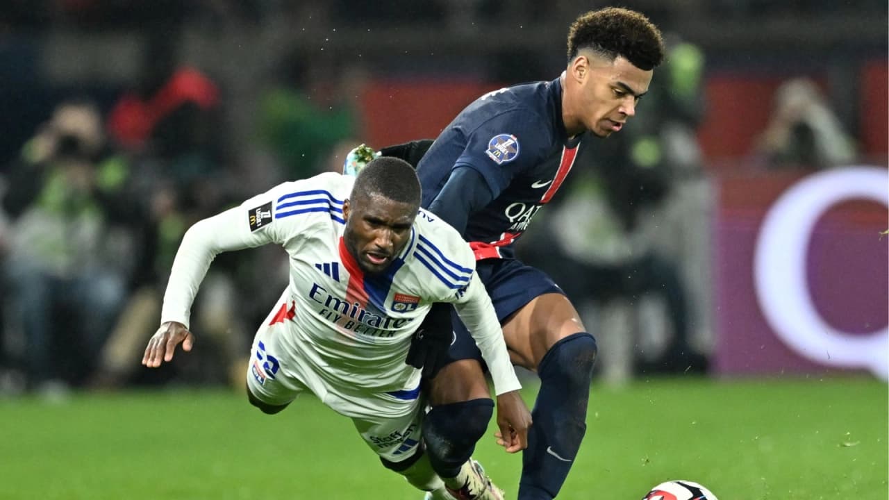 Paris Saint-Germain Lyon Maçı Protestolar Nedeniyle Ertelendi