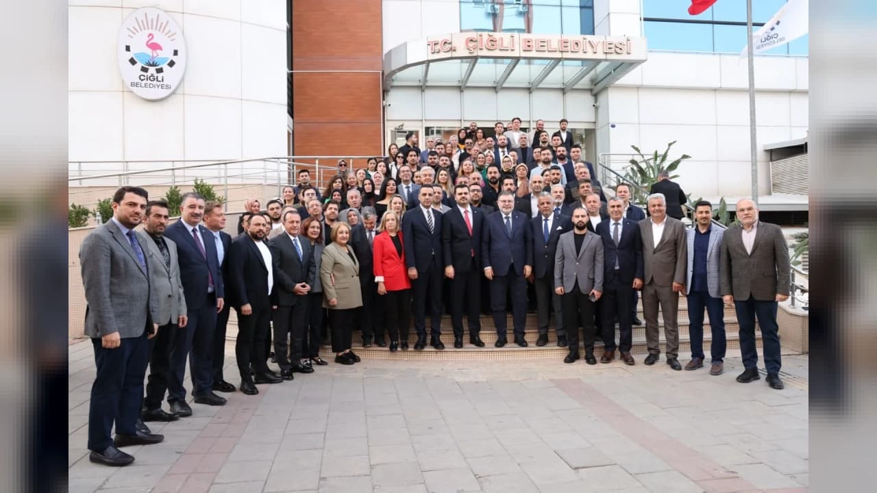 AK Parti'li İnan'dan Çiğli'ye Ziyaret: Yeni Projeler Açıkladı