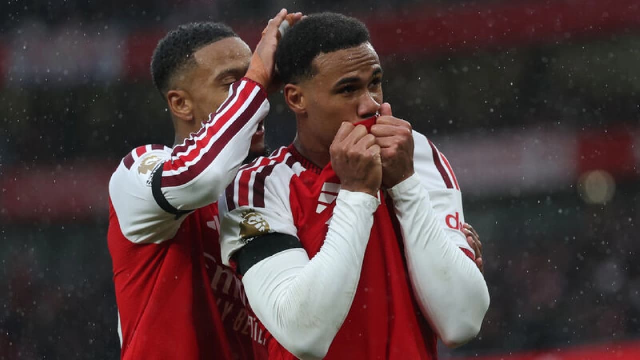 Arsenal, Everton'u 2-0 yenerek lider Manchester City ile puanını eşitledi