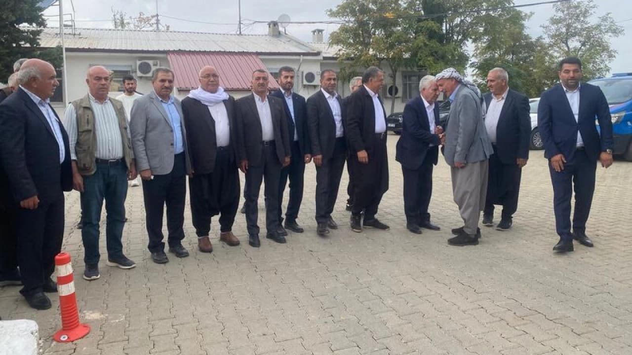 Diyarbakır'da Husumetli İki Aile Düzenlenen Törenle Barıştırıldı