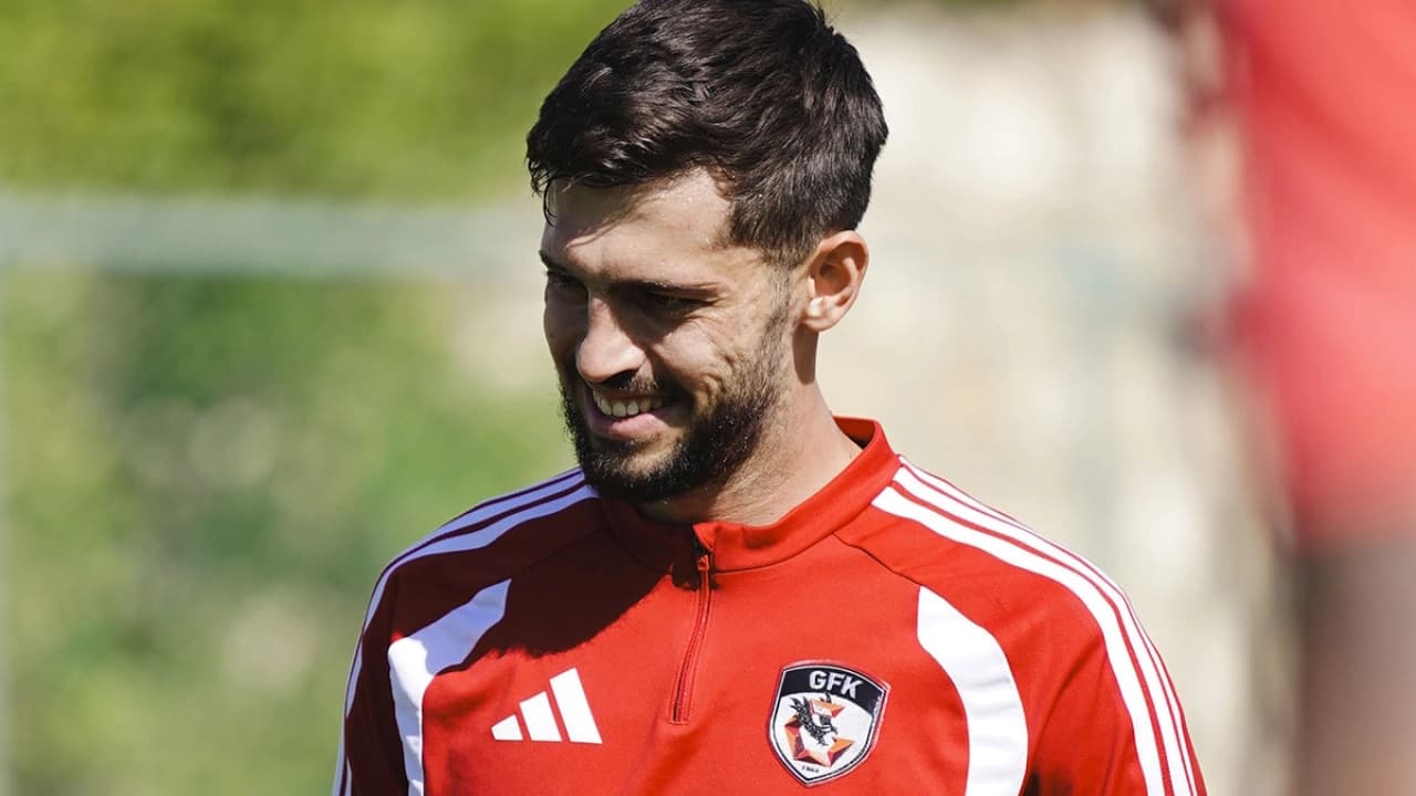Gaziantep FK maçında Arda Kızıldağ oyundan alınmasına tepki gösterdi