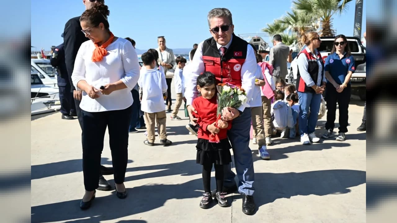 İZMİR'DE ÖĞRENCİLERE BALIKÇILIK ANLATILDI