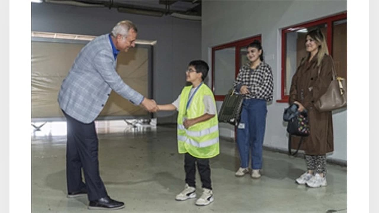 Karşıyaka Belediye Tiyatrosu Yeni Sezonu Perde Açarak Başlattı