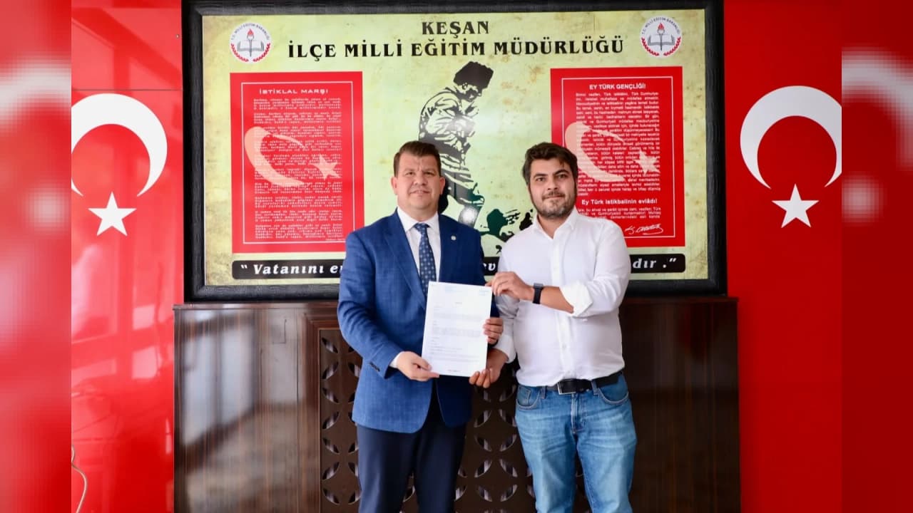 Keşan'da Atatürk Ortaokulu'nun dış cephesi baştan aşağı yenilendi