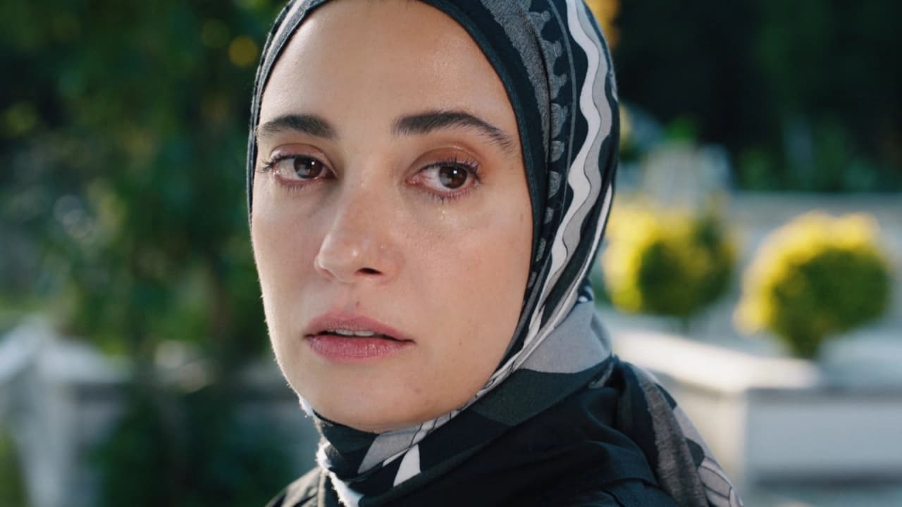 Kızılcık Şerbeti son bölümüyle reytinglerde üst sıralarda yer aldı