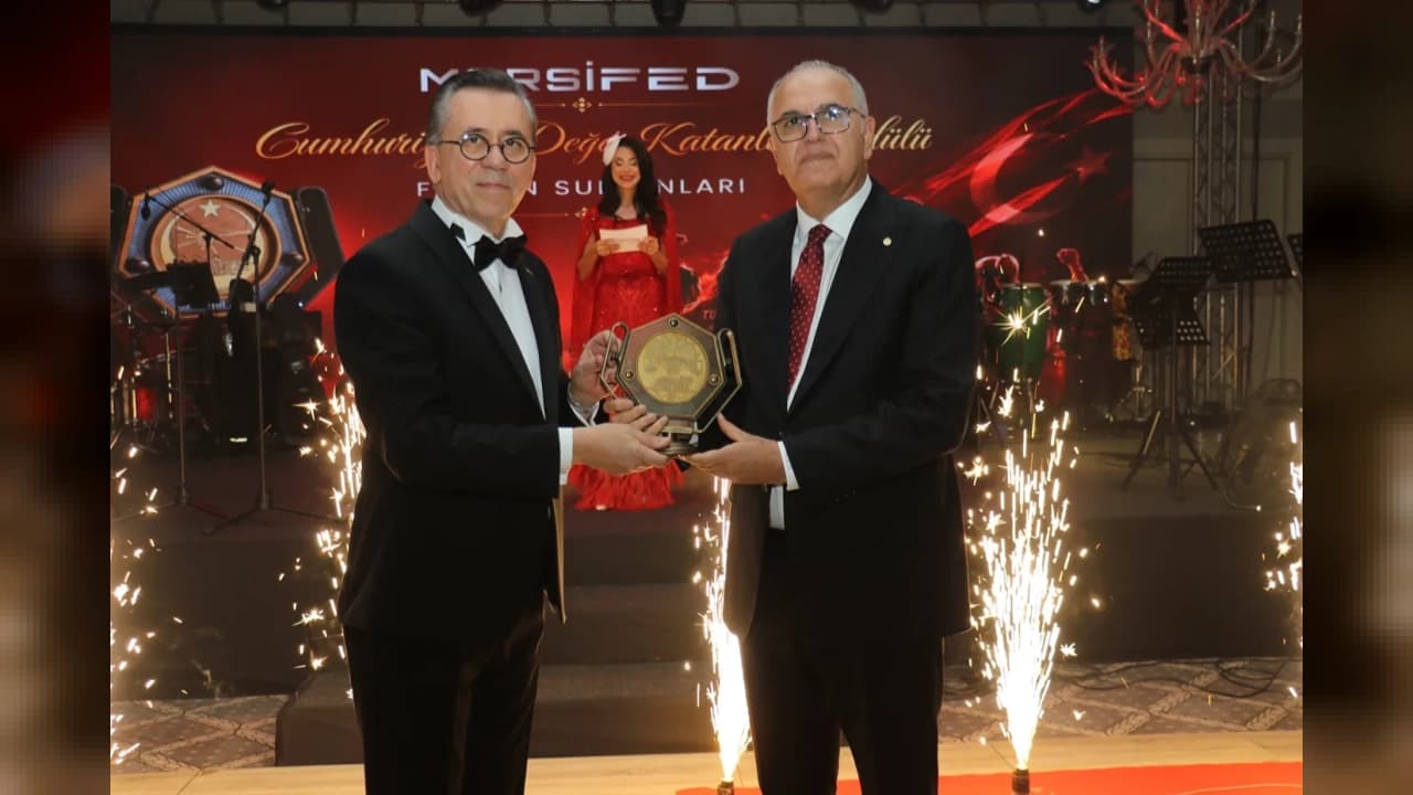 MARSİFED'DEN FİLENİN SULTANLARI'NA CUMHURİYET'E DEĞER KATANLAR ÖDÜL?