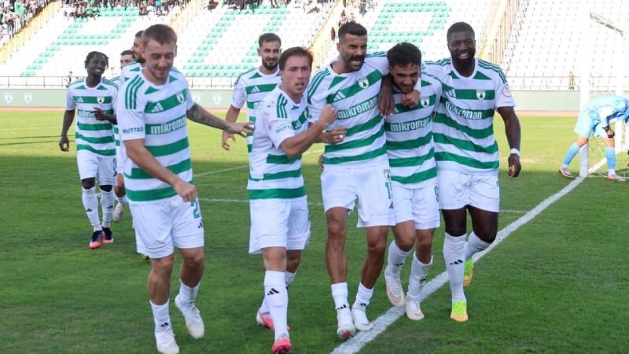 Muğlaspor sahasında İstanbulspor'u 5-0 yendi